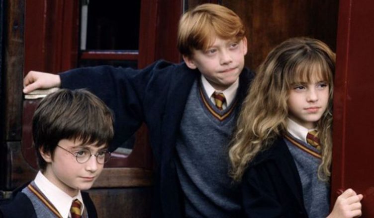 HARRY POTTER E A PEDRA FILOSOFAL: FILME EM MODO MÁGICO